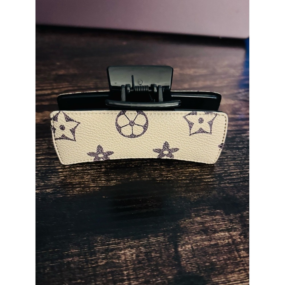 Monogram Inspired Floral Print Hair‎ Claw Clip Cream Black Rectangular Accessory